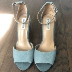 Steve Madden Open-toed Velvet Platform’s